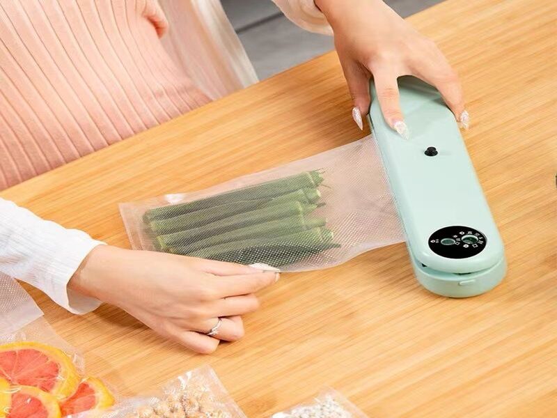 mesin pres plastik hemat energi