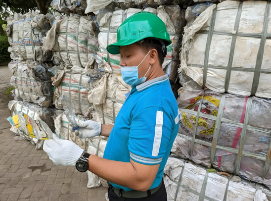 Alat Pengepress Limbah Plastik Padat untuk Daur Ulang Efisien!