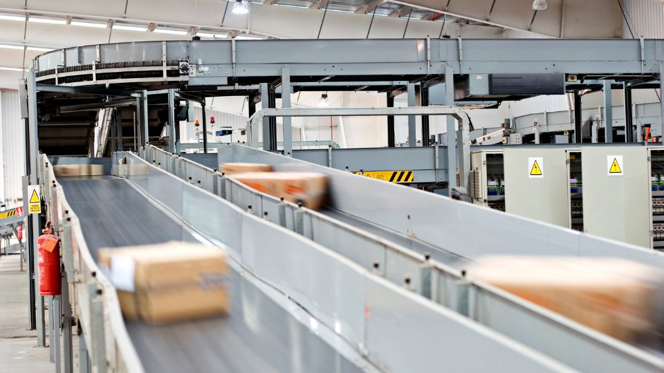 Belt Conveyor Pabrik untuk Efisiensi Produksi!